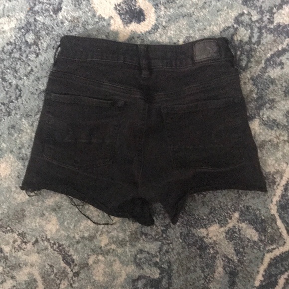 American Eagle High Rise stretchy shorts - Picture 2 of 2